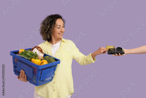 Mature woman with full shop...