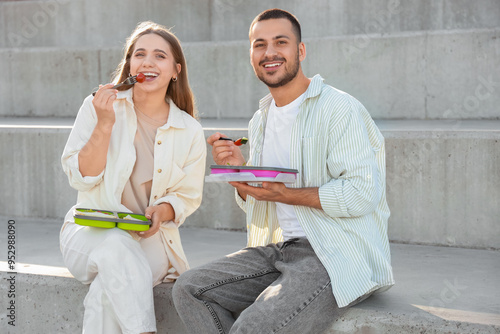 Young couple having lunch o...