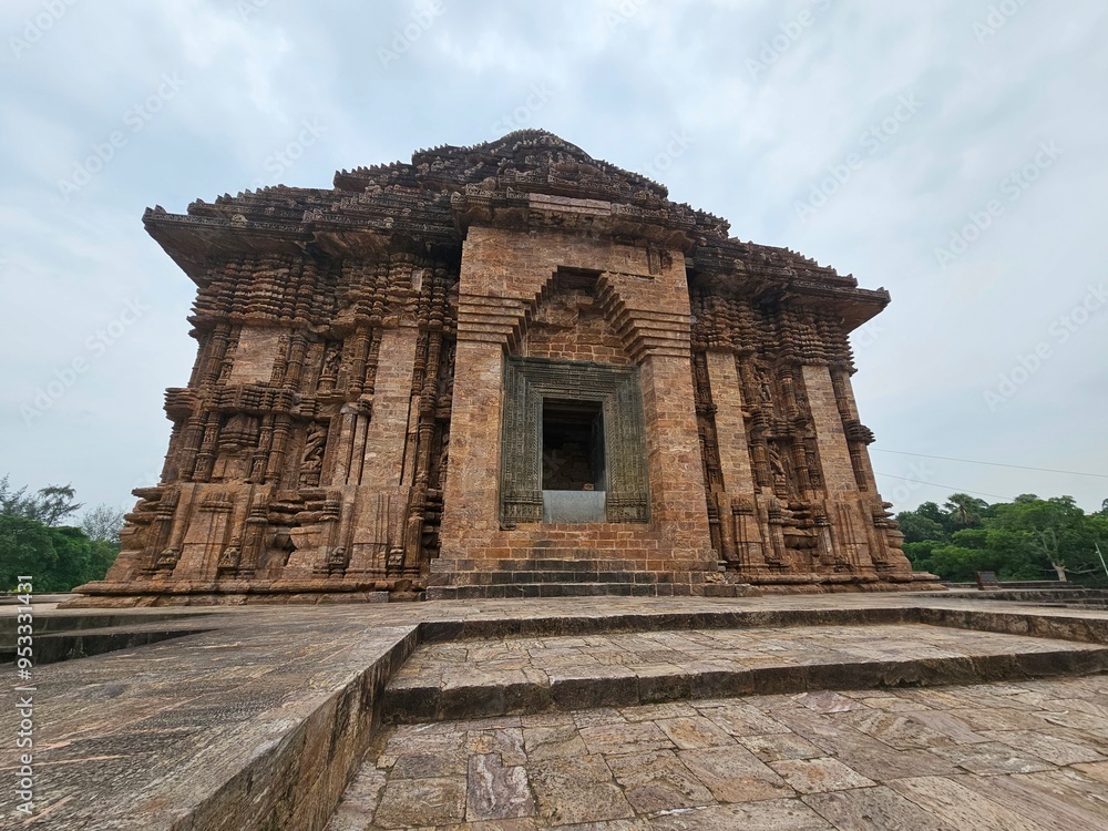 Naklejka premium graffiti, market, street, art, temple, colorful, religion, city, wall, travel, house, carousel, park, urban, architecture, old, traditional, asia