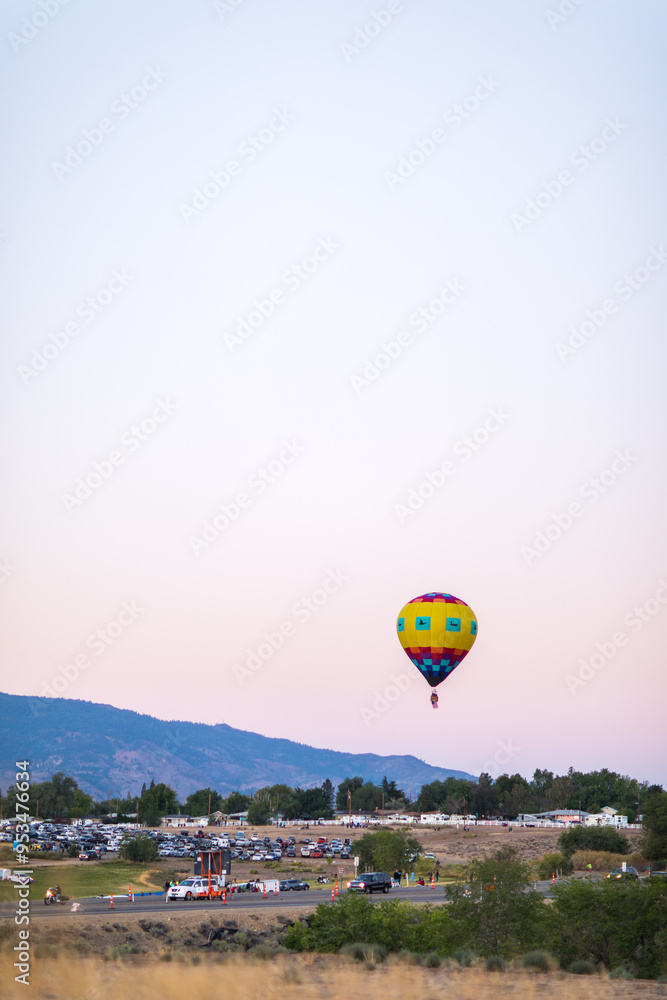 Obraz premium Colorful Hot Air Balloons Soaring at Reno NV Balloon Festival