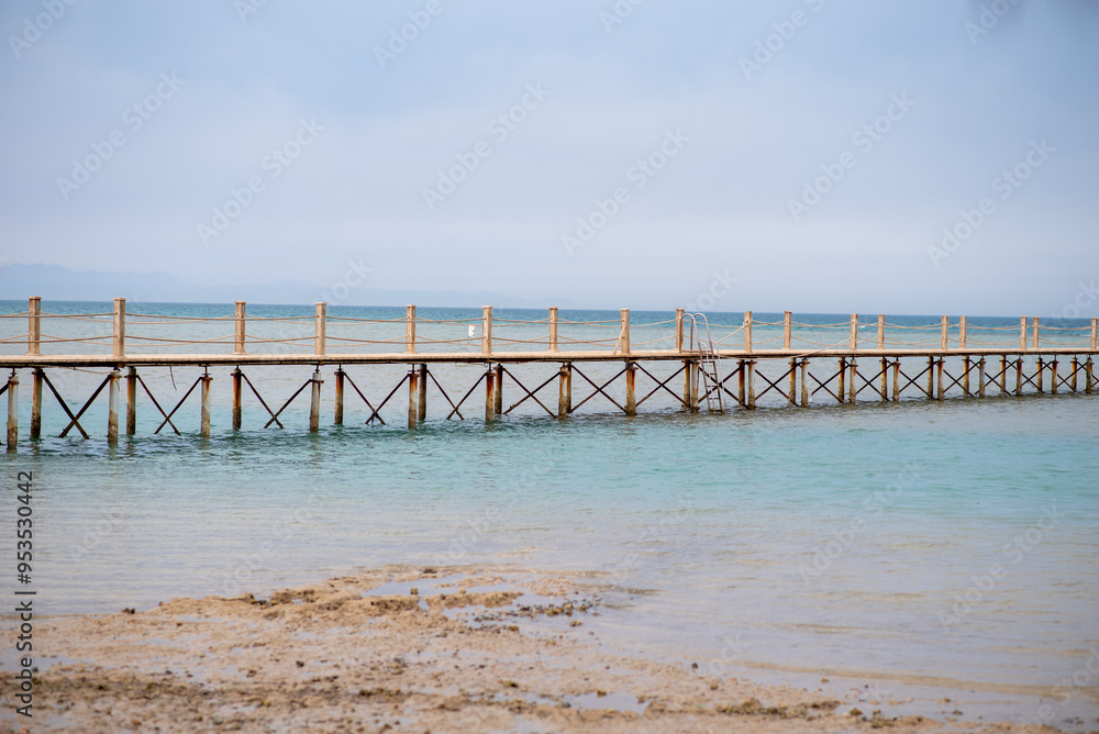 Fototapeta premium pier on the beach