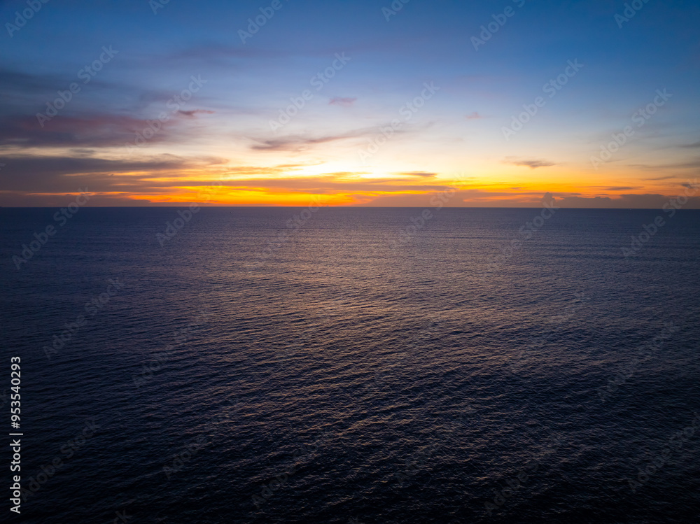 Obraz premium Sunset sky, Nature beautiful Light Sunset or sunrise over sea, Colorful dramatic majestic scenery sky,Amazing clouds and waves in sunset sky nature light cloud background