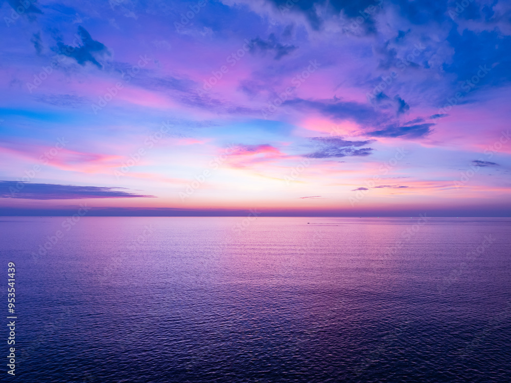© Panya - Sunset sky, Nature beautiful Light Sunset or sunrise over sea, Colorful dramatic majestic scenery sky,Amazing clouds and waves in sunset sky nature light cloud background