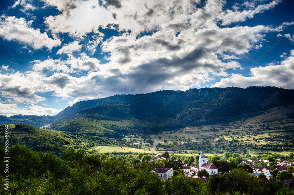 kleines Dorf in den Karpaten kleines Dorf in den Karpaten