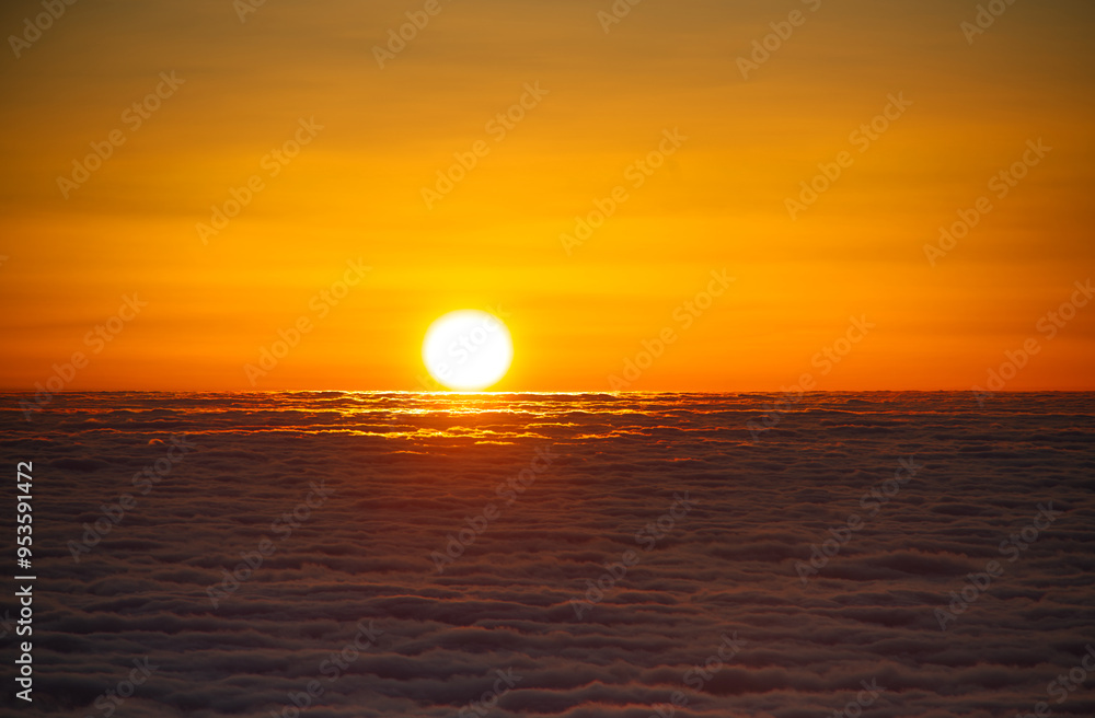 Sonnenaufgang über den Wolken Sonnenaufgang über den Wolken