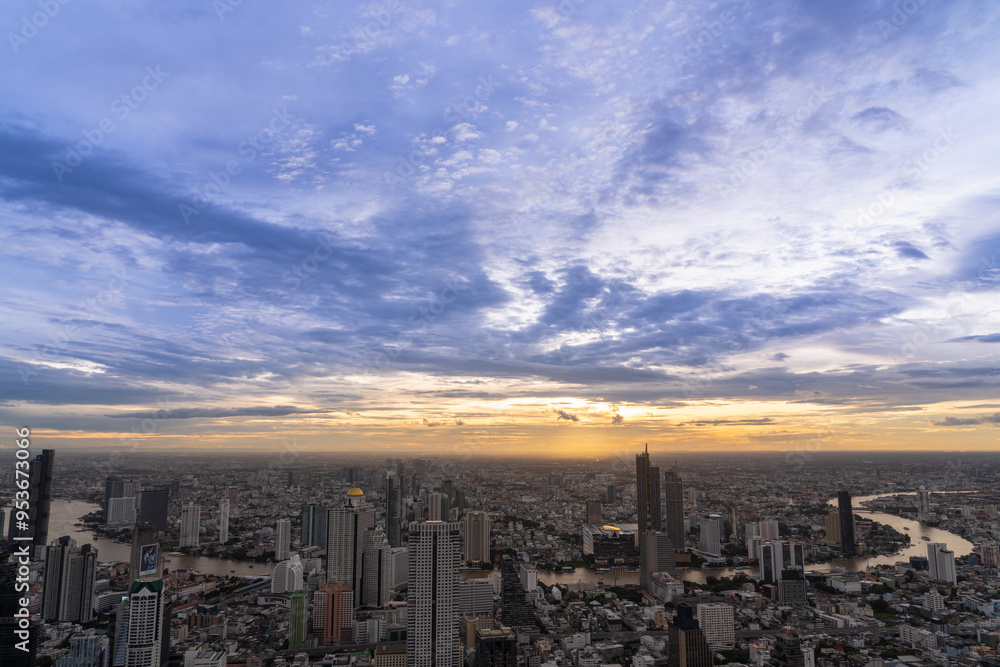 Fototapeta premium landscape of bangkok during sunset