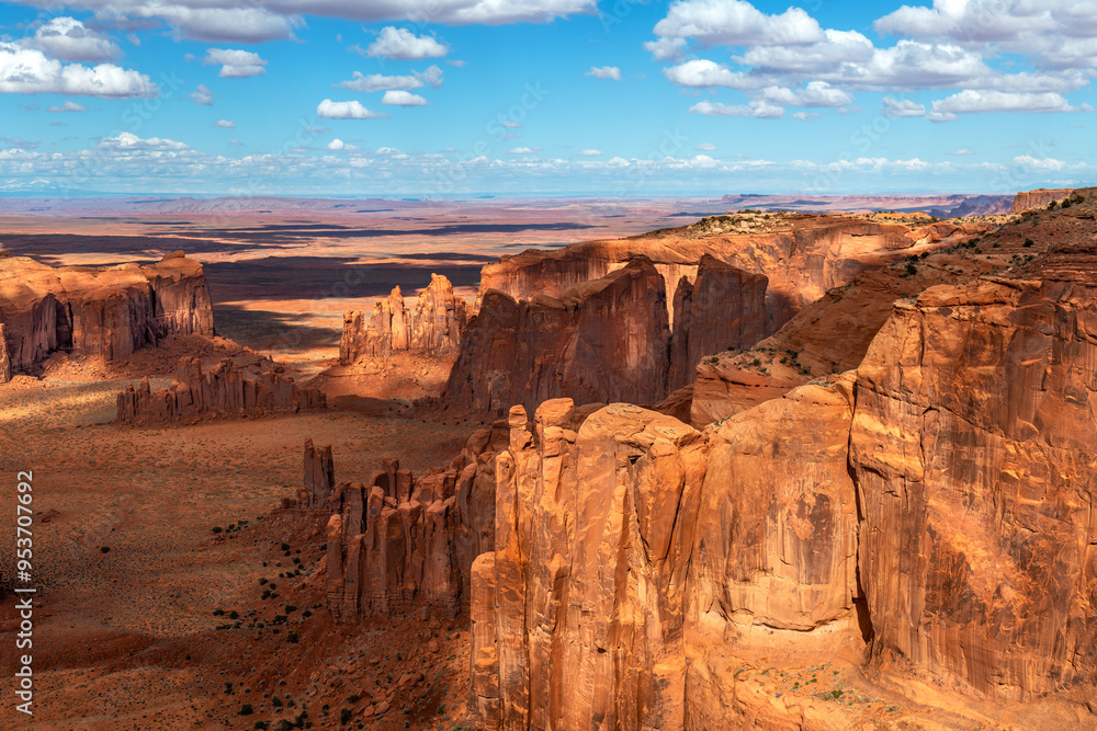 Beautiful Hunt's Mesa in Monument Valley shows what the old west looks like when untouched. Beautiful Hunt's Mesa in Monument Valley shows what the old west looks like when untouched.