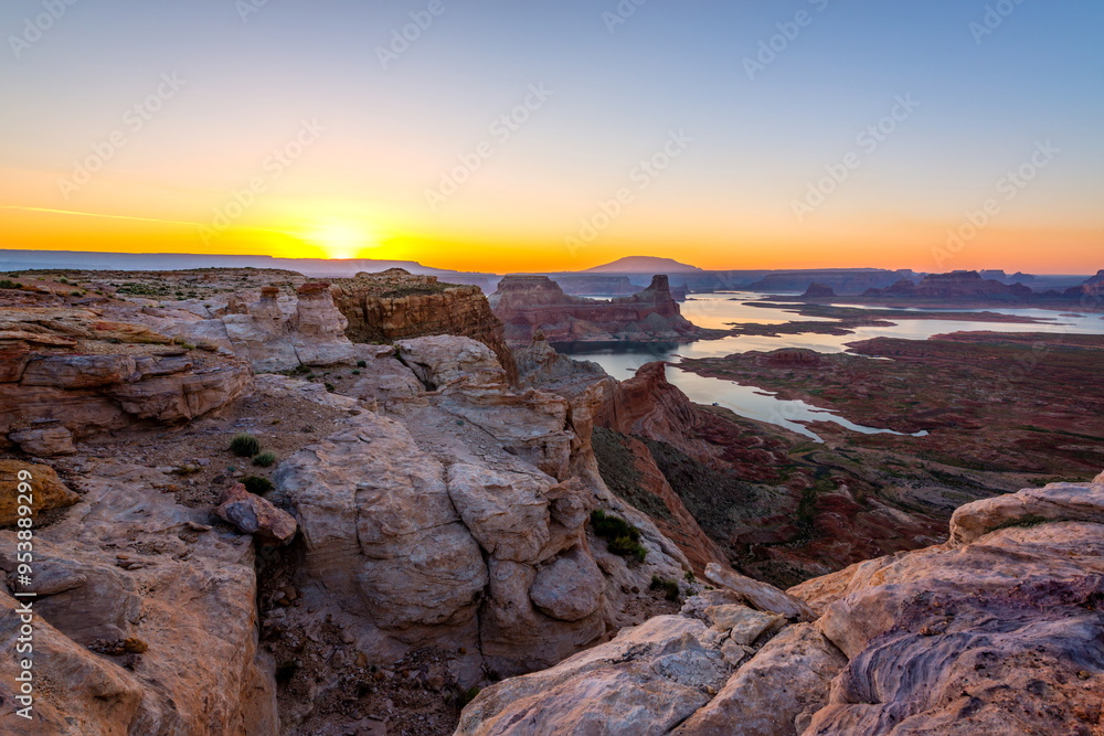 Sunrise at Lake Powell, Utah-USA Sunrise at Lake Powell, Utah-USA