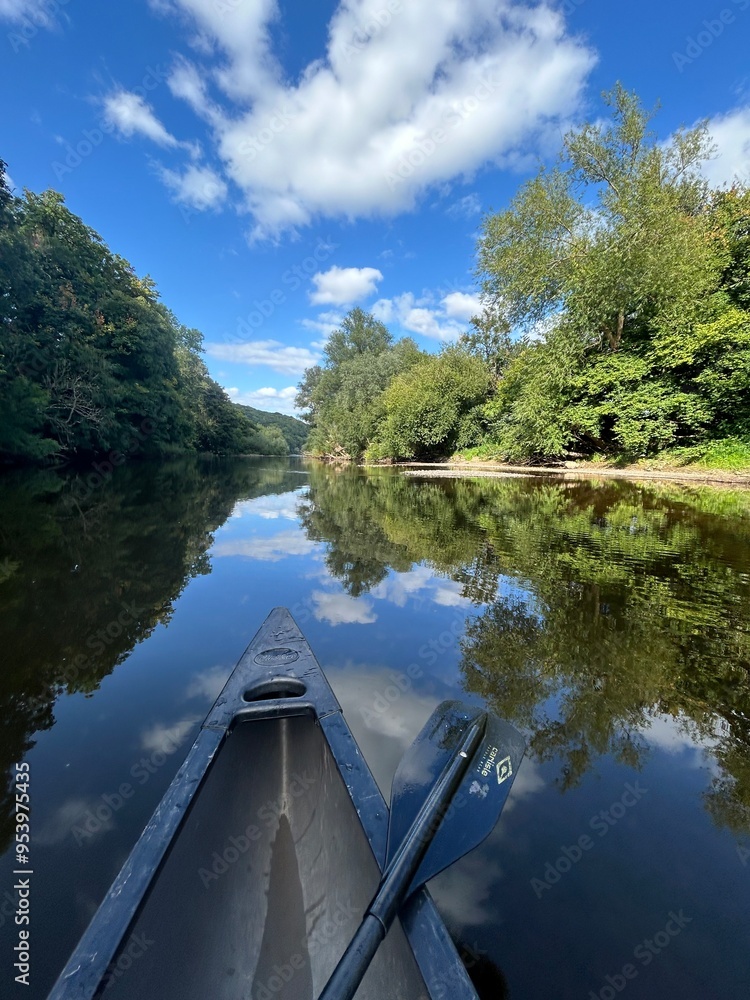 Obraz premium Canoe on a lake