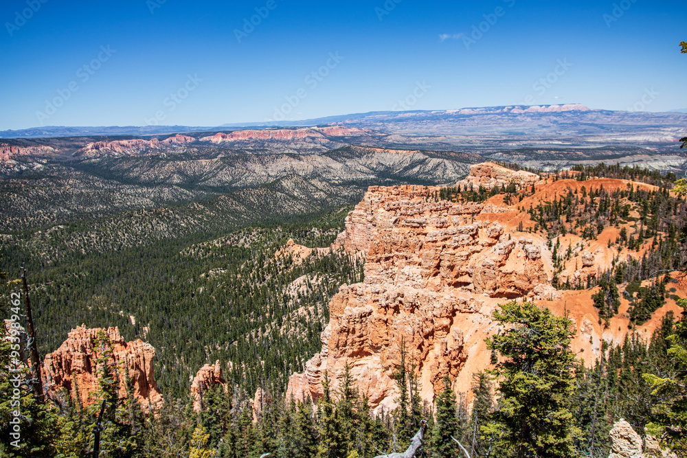Beautiful scenery at Bryce Canyon from the Rim Trail. Beautiful scenery at Bryce Canyon from the Rim Trail.