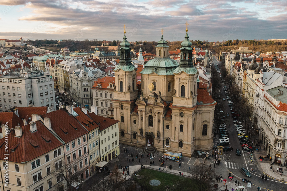 Obraz premium Beautiful winter sunset in Prague