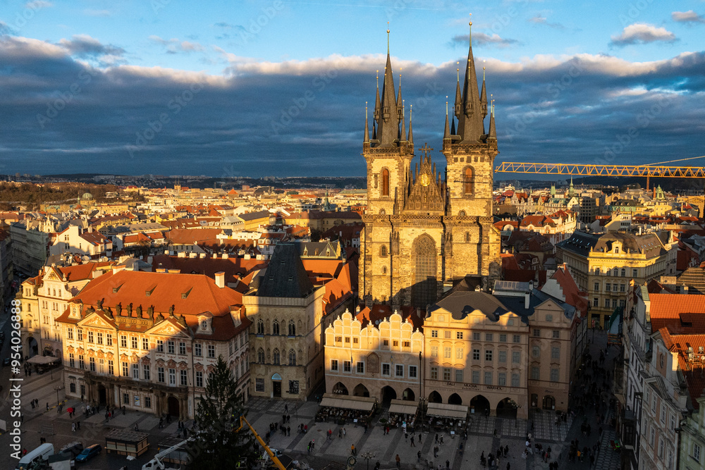Obraz premium Beautiful winter sunset in Prague