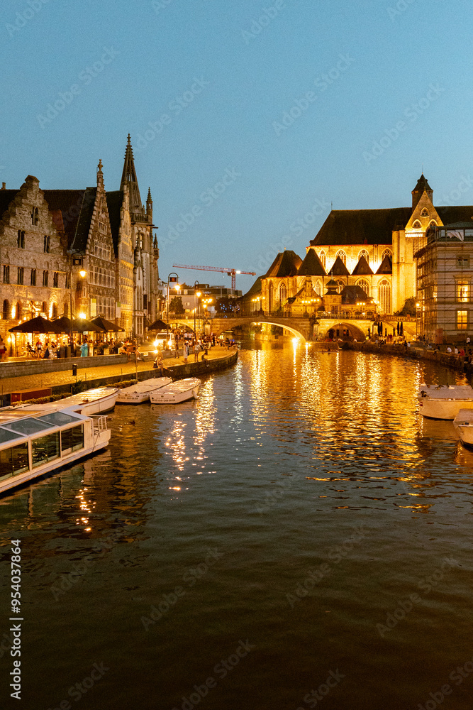 Obraz premium Ghent at dusk, summer evening