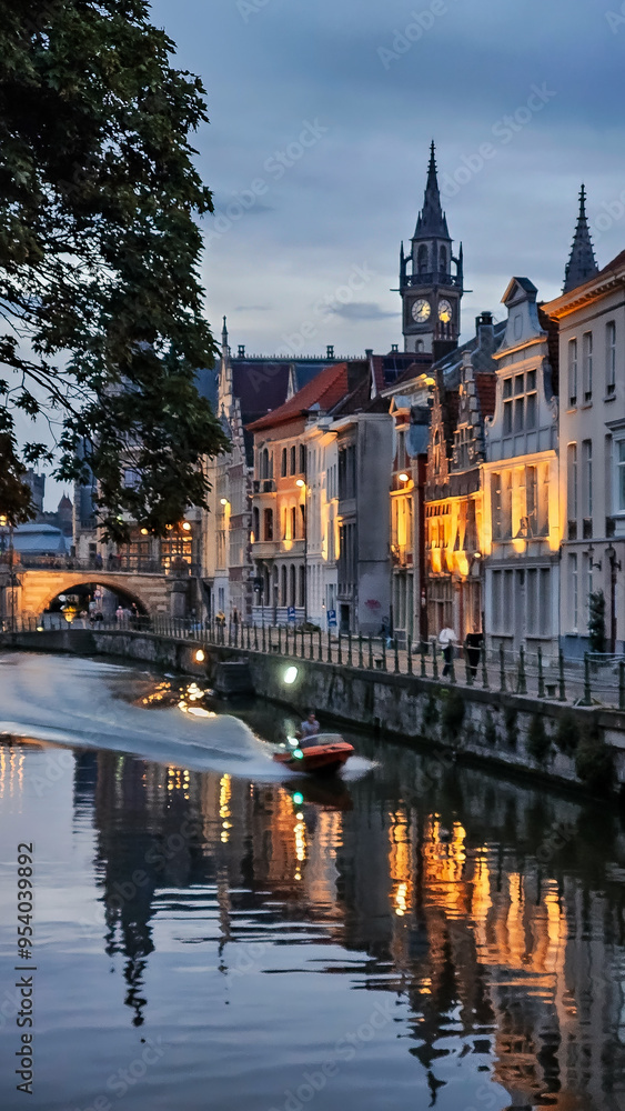 Fototapeta premium Canals of Ghent, Belgium