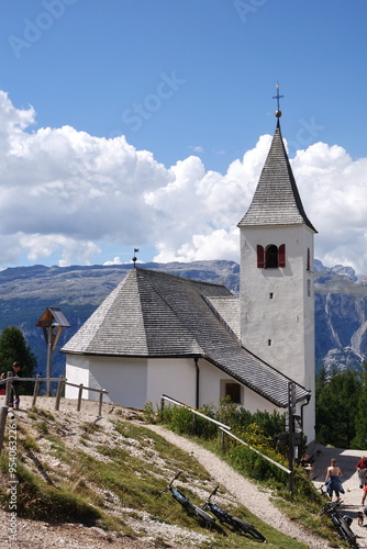 DIE HEILIG KREUZ WALLFAHRTSKIRCHE-ABTEI photo