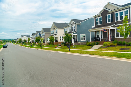 Φωτογραφία Row of Single Family Homes Along Road with Parking in Virginia