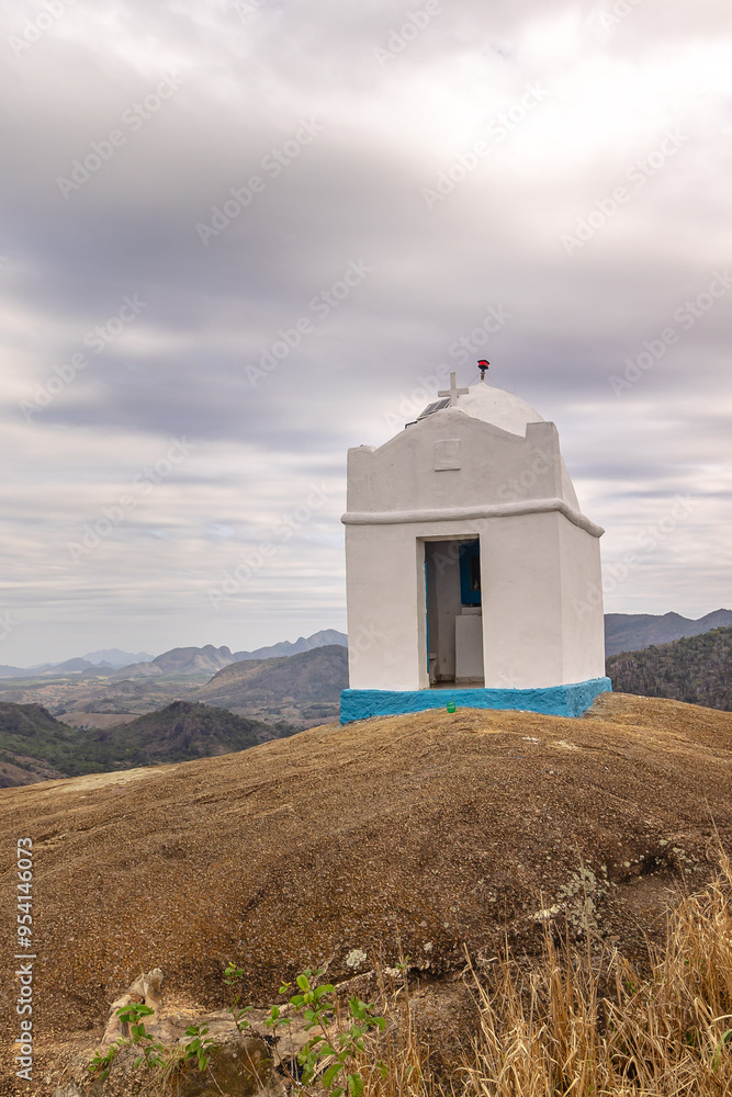 igreja de Monte Serrat no topo do morro do Pelado na cidade de Aracruz, Estado do Espírito Santo, Brasil igreja de Monte Serrat no topo do morro do Pelado na cidade de Aracruz, Estado do Espírito Santo, Brasil