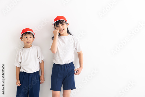 体操着を着た小学生 photo