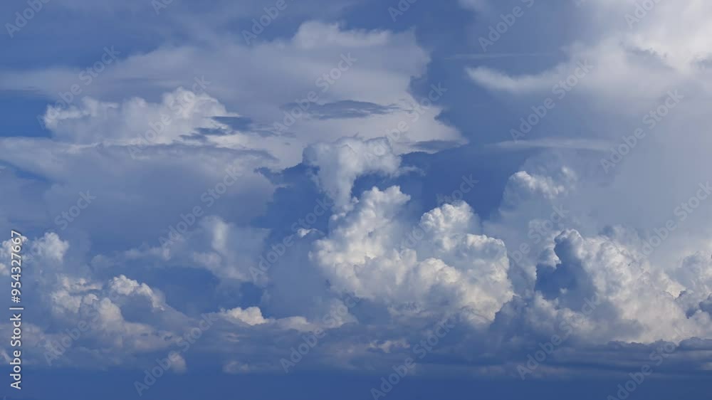発達する積乱雲のアップ 発達する積乱雲のアップ