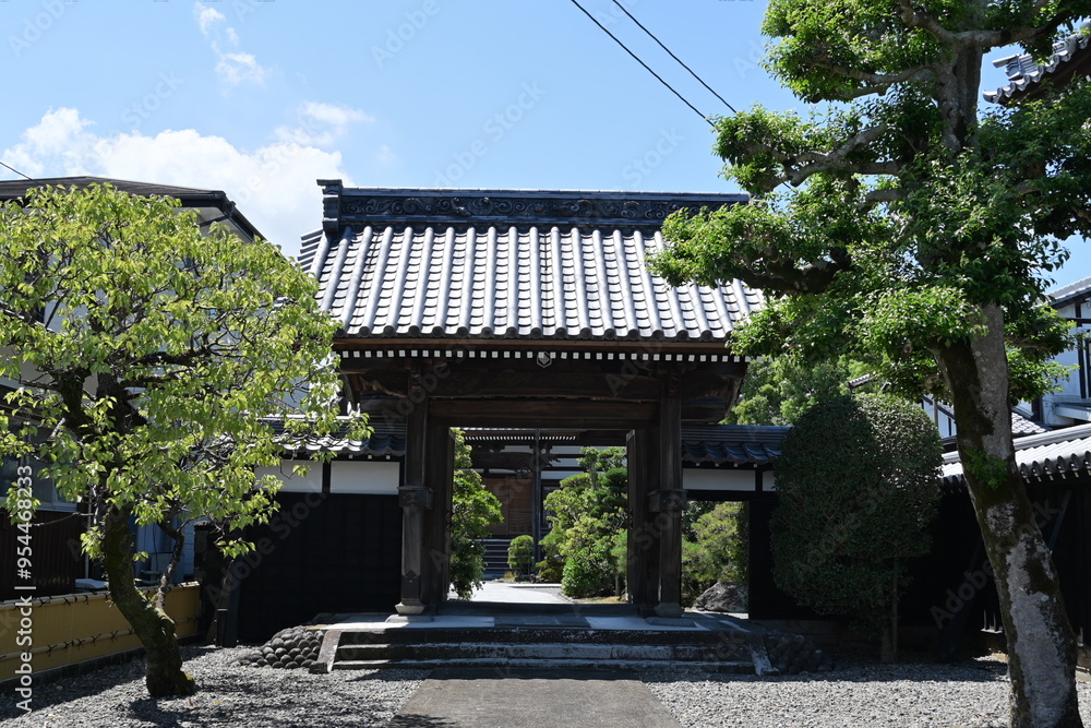 お寺の大きな門