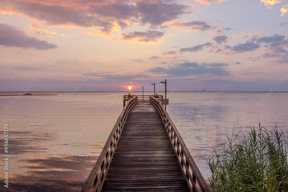 Fototapeta premium August sunset at Mobile Bay, Alabama