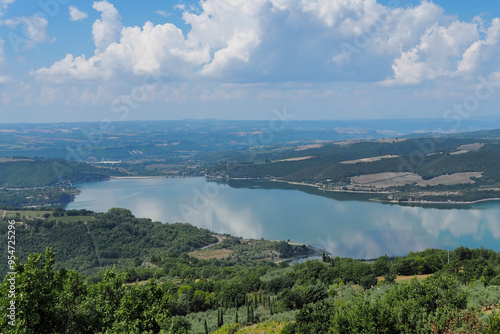 Panoramica del Lago di Corbara da Civitella del Lago