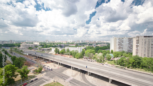 Fotografia Traffic on the elevated avenue road aerial timelapse overpass on highway in a bi