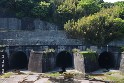 【静岡県】沼津の町に横たわる狩野川放水路 photo