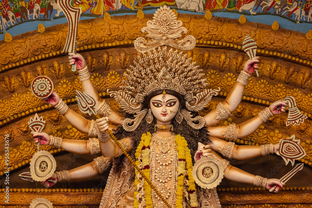 Obraz premium Subho mahalaya, An idol of Goddess Durga decorated in Pandal. Durga Puja is biggest religious festival of Hinduism and for bengalis and is now celebrated worldwide.