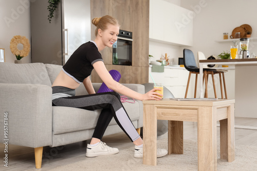 Sporty young woman with hea...