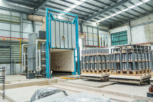 Bild auf Leinwand Ceramic sintering furnace, High strength electric insulator (Porcelain Insulator