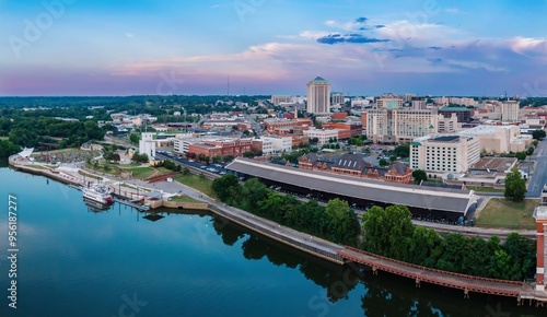 Fotografie Gun Island Chute and Downtown cityscape of Montgomery, Alabama, United States