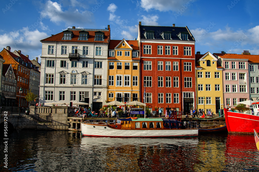 Obraz premium Canal in Nyhavn Harbour. Copenhagen, Denmark