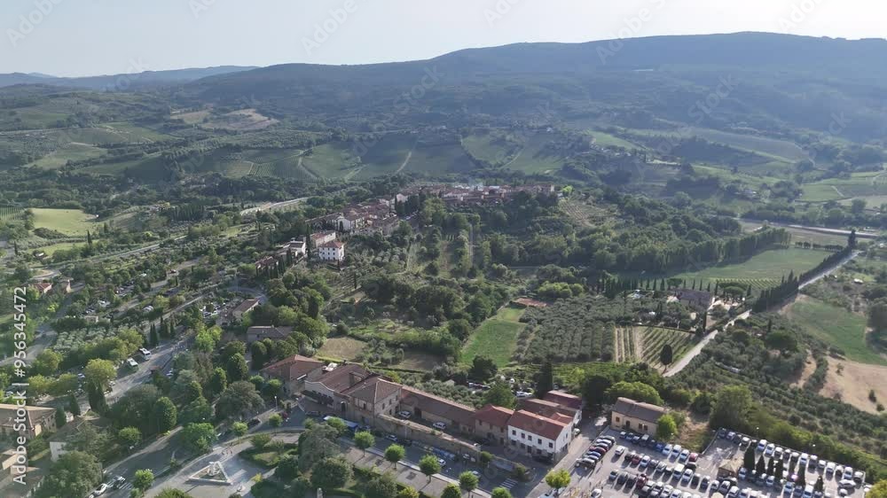 Plan au drone du village Sam Gimignano Plan au drone du village Sam Gimignano
