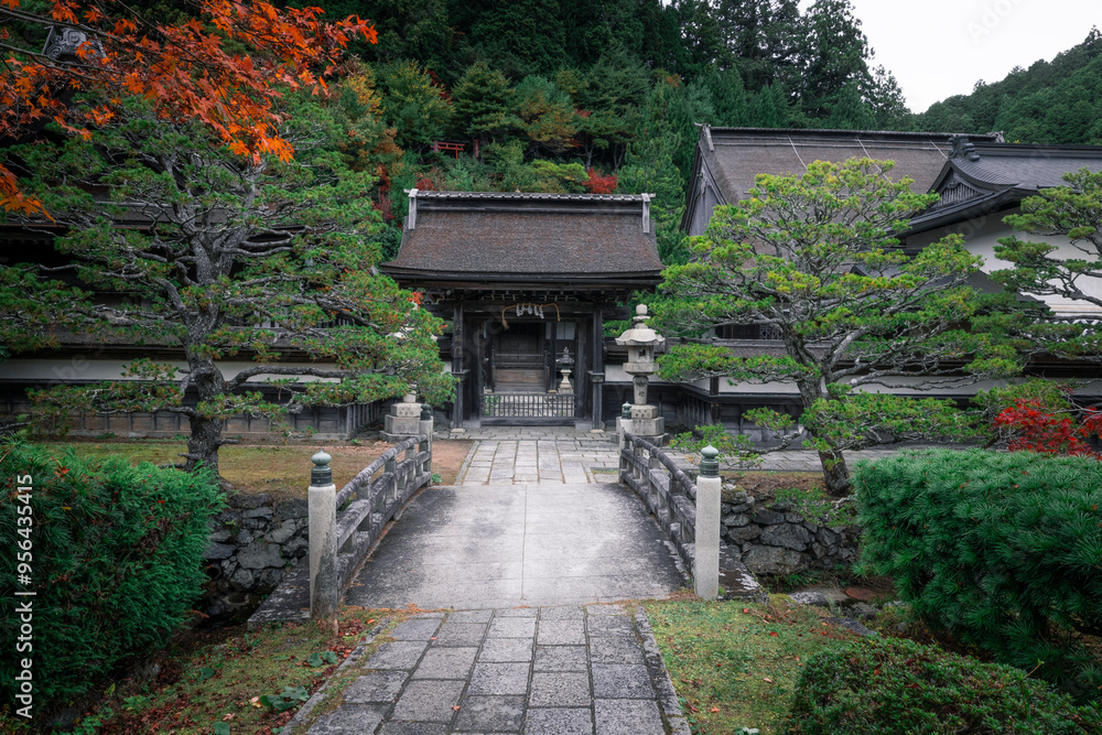 entrono y detalles del pueblo de Koyasan en Japon entrono y detalles del pueblo de Koyasan en Japon