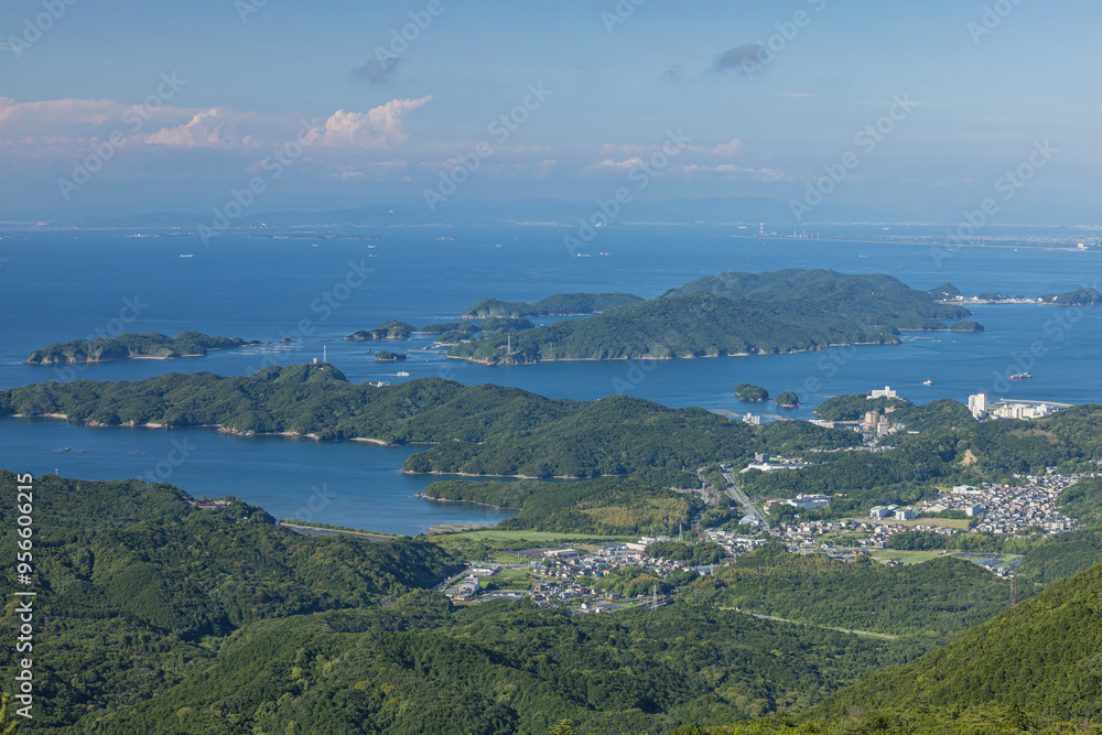 日本 三重県伊勢市 伊勢志摩スカイライン沿いにある朝熊山頂展望台から眺める伊勢湾 日本 三重県伊勢市 伊勢志摩スカイライン沿いにある朝熊山頂展望台から眺める伊勢湾