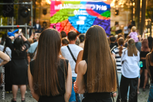 Obraz na płótnie People at an open-air concert, Ukraine w salonie
