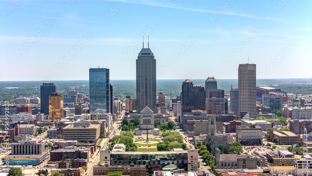 Obraz premium Downtown Indianapolis South View of Skyline in Spring