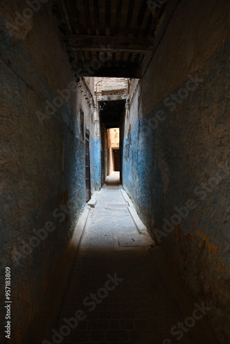 Wąskie uliczki miejski  w Marocco