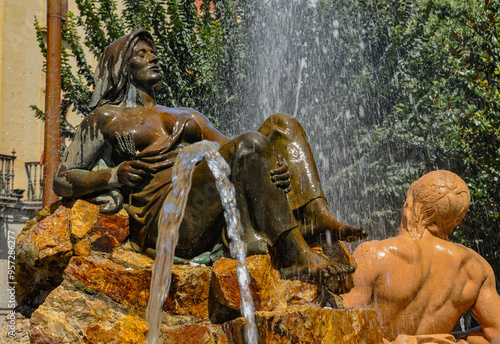 Fotografi Beautiful fountain allegorical to the Water and the Earth in the city of Don Ben