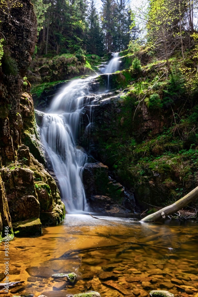 Fototapeta premium waterfall in the woods, Wodospad Kamieńczyka