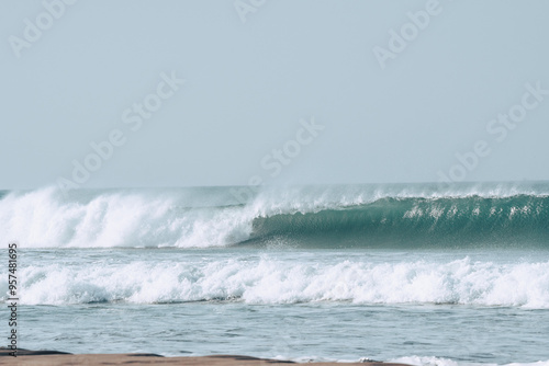 Onda no oceano pacifico - Lobitos, Peru photo