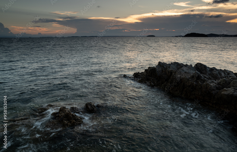 Fototapeta premium 夕暮れの海岸