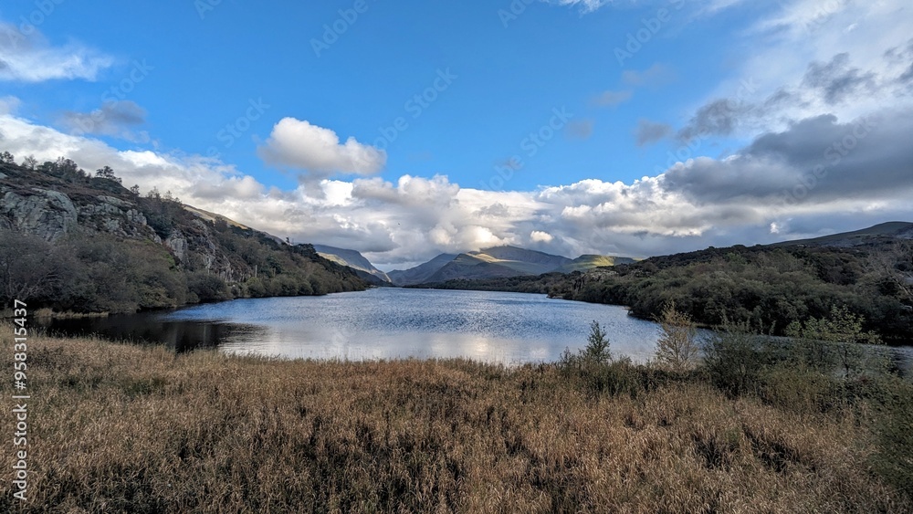 Naklejka premium Lake in the Mountains