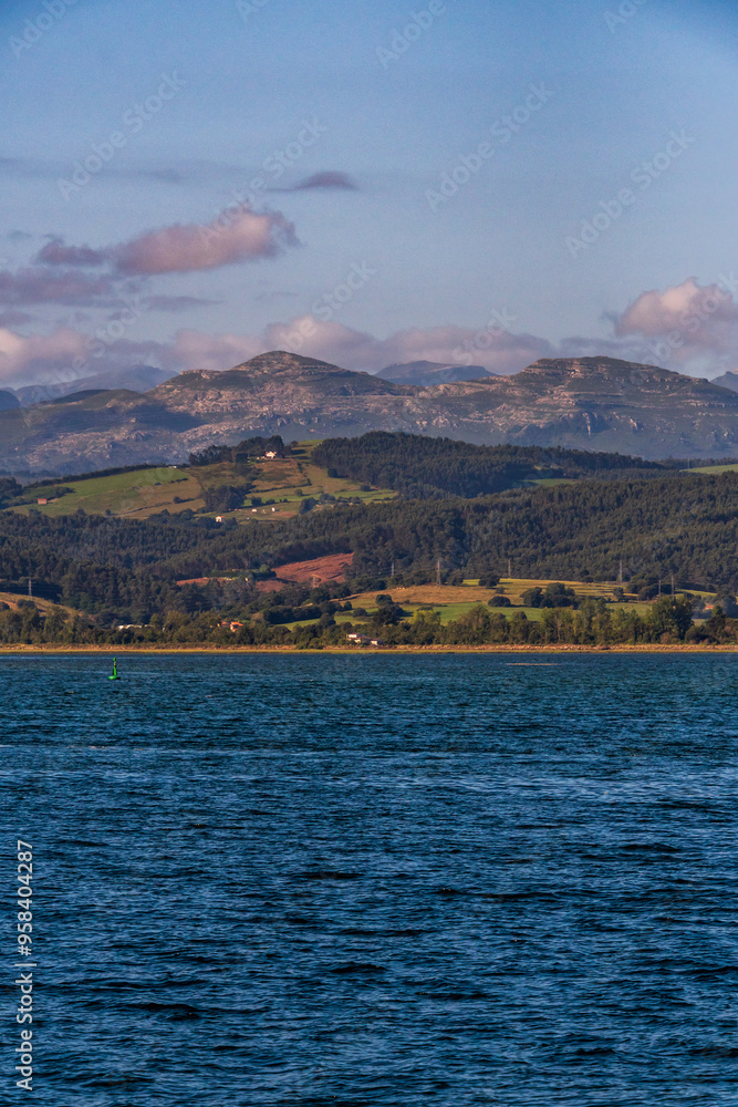 Fototapeta premium Paisaje en Santoña, Cantabria, España.