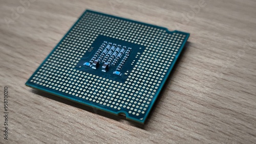 Foto CPU for computer on wooden table
