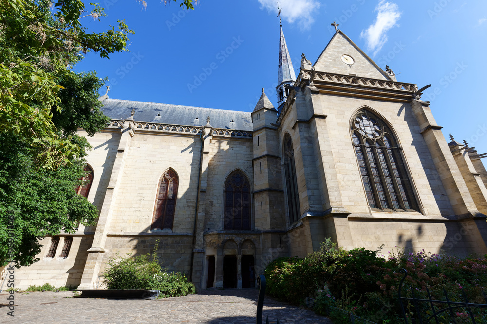 Notre-Dame-de-Boulogne church, also known as Notre-Dame-des-Menus, Boulogne-Billancourt, France Notre-Dame-de-Boulogne church, also known as Notre-Dame-des-Menus, Boulogne-Billancourt, France