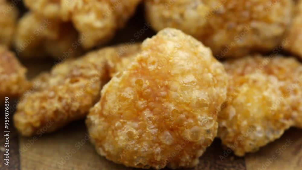 Delicious pork rinds, they are crunchy, meaty and delicious. Delicious pork rinds, they are crunchy, meaty and delicious.