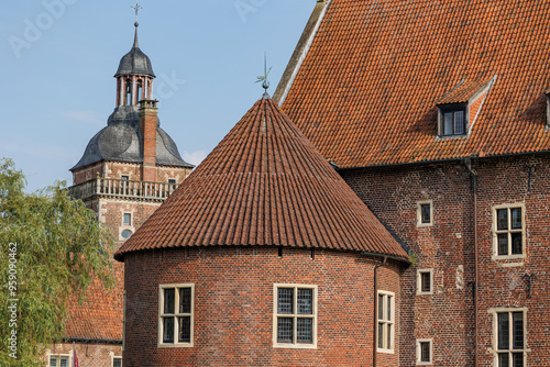 Schloß Raesfeld im Spätsommer photo