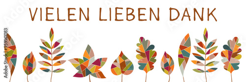 Vielen lieben Dank - Schriftzug in deutscher Sprache. Banner mit bunten Blättern